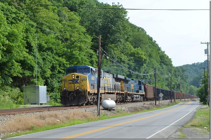 CSX AC60 667 with 167 lead e/b loaded coal train N016-13 with ICXX (Indiantown Cogeneration) at the West End Paintsville Yard. 06-17-2015.